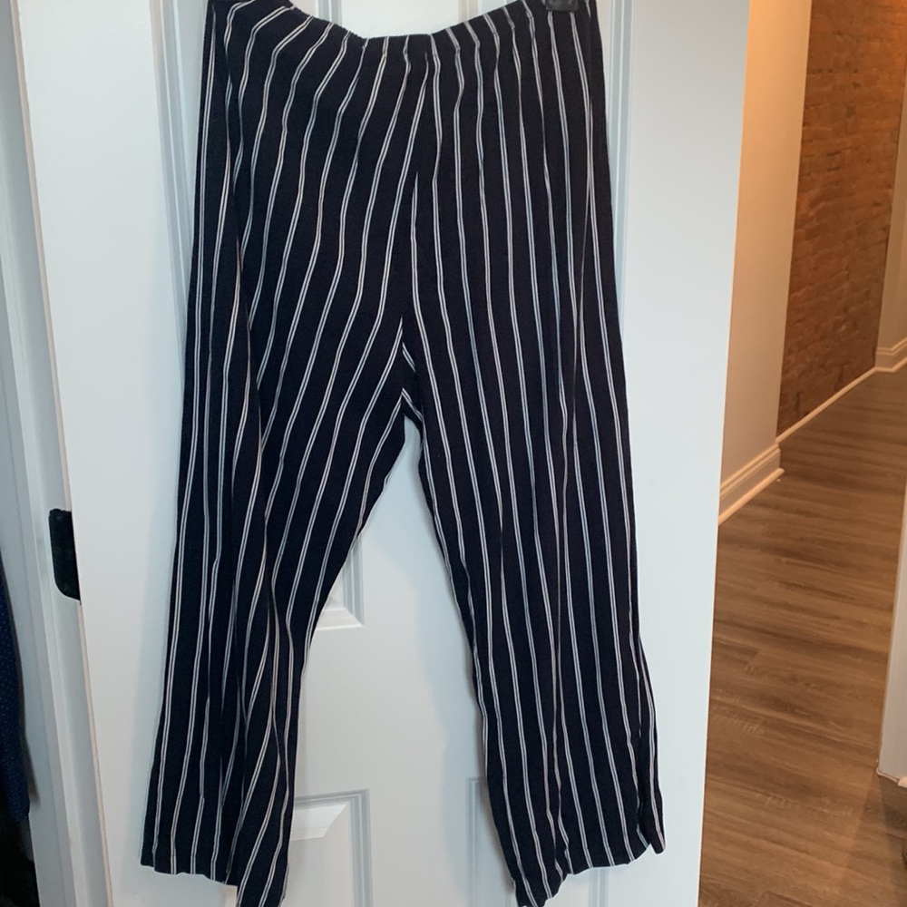 BRANDY MELVIILLE FRANKIE PANTS - Picture 4 of 4